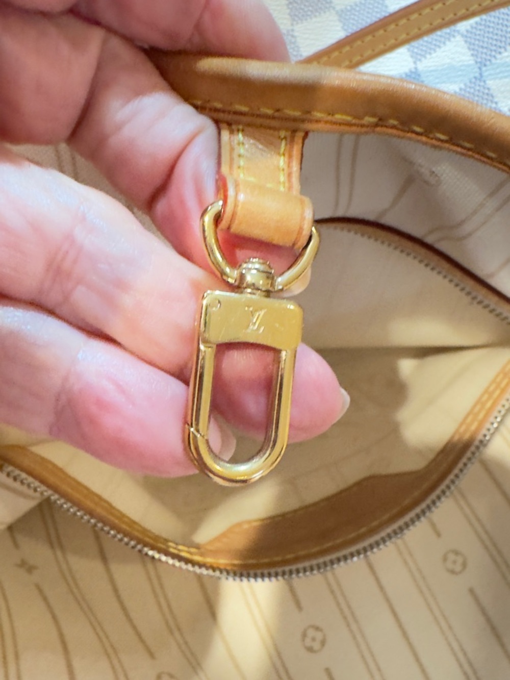 Louis Vuitton White Damier Azur Tote with Tan Trim - Picture 8 of 10